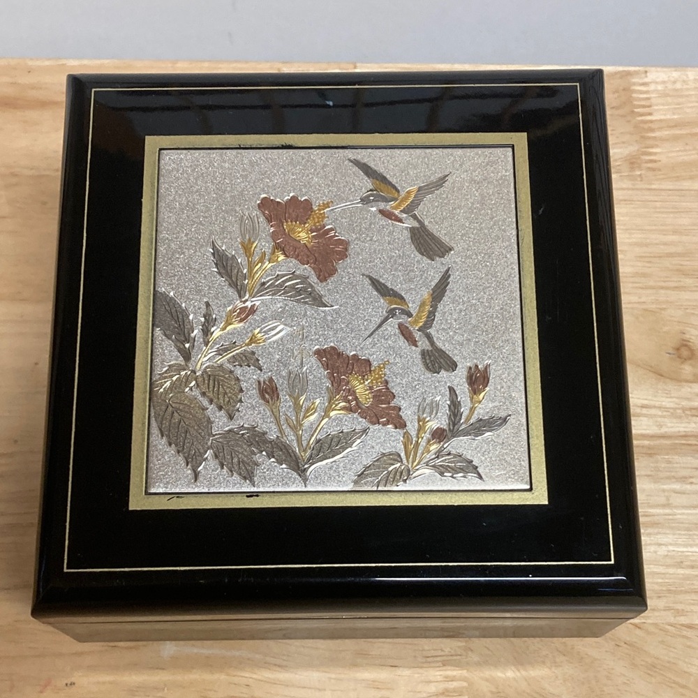 San Francisco Music Box Co Jewelry Box Hummingbirds Wind Beneath My Wings
